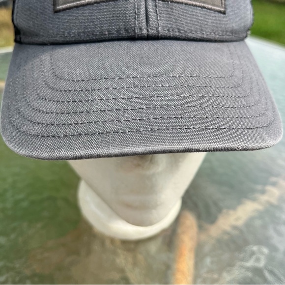 The North Face Grey 3/4 Mesh Youth/Junior Mudder Trucker Baseball Hat - Picture 7 of 9